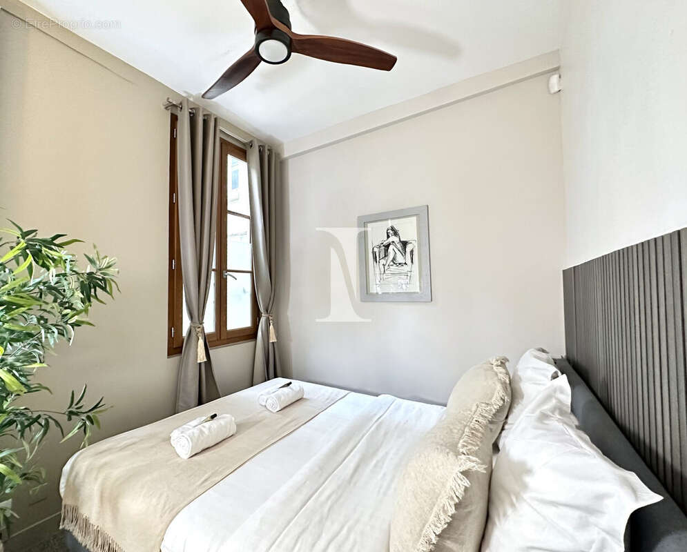 Appartement à PARIS-7E