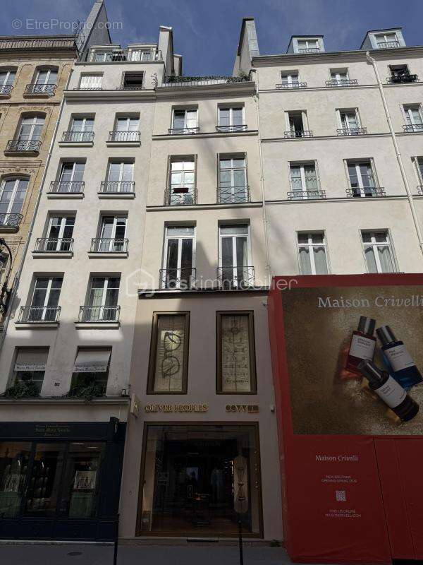 Appartement à PARIS-1E