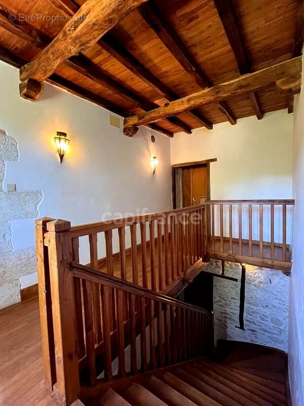 Jolie maison de campagne (320 m2, 9 pièces, 5 chambres) à vendre, sur terrain de 8500 m2, à dix minutes d'Auch (32) - photo 46