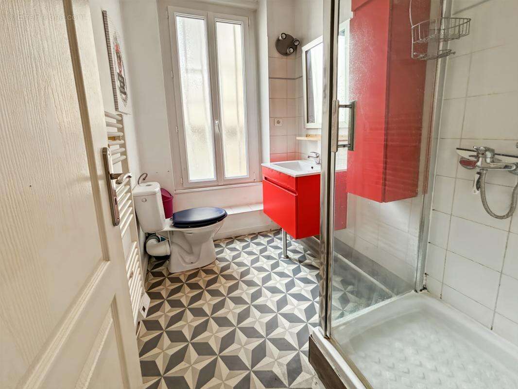 Appartement 80 m² à Saintes  - photo 15