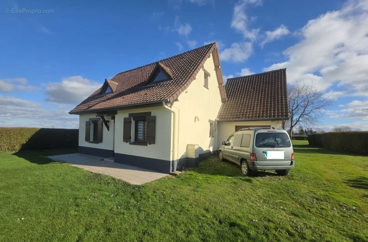 Maison à WOIGNARUE