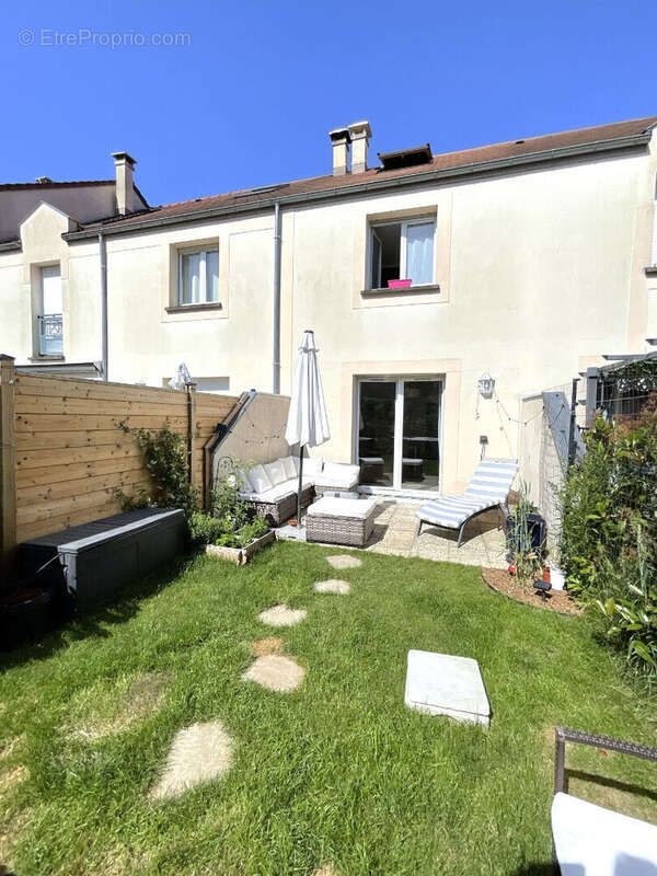 Appartement à VOISINS-LE-BRETONNEUX