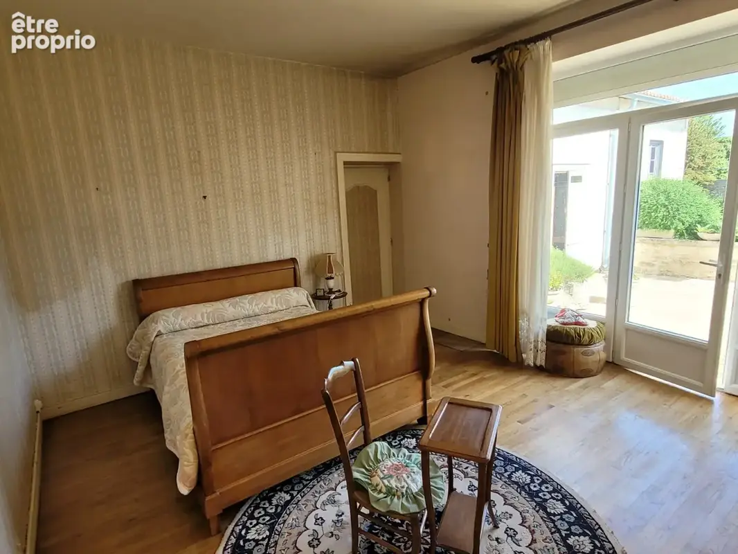 Maison avec fort potentiel + local commercial au centre de Bords - photo 4