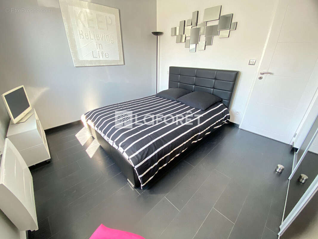 Maison à SAINT-JEAN-D'ILLAC