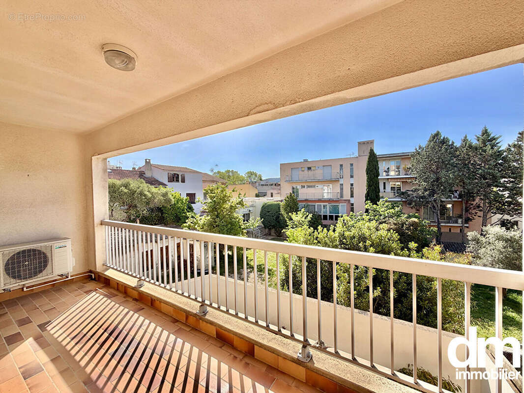 Appartement de type 4 avec trois terrasses, loggia, garage et deux caves. - photo 2