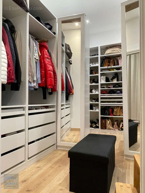 ALLERIOT - Magnifique demeure 6 Chambres, vaste Garage et Piscine - - photo 18