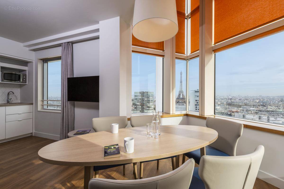 Appartement à PARIS-15E