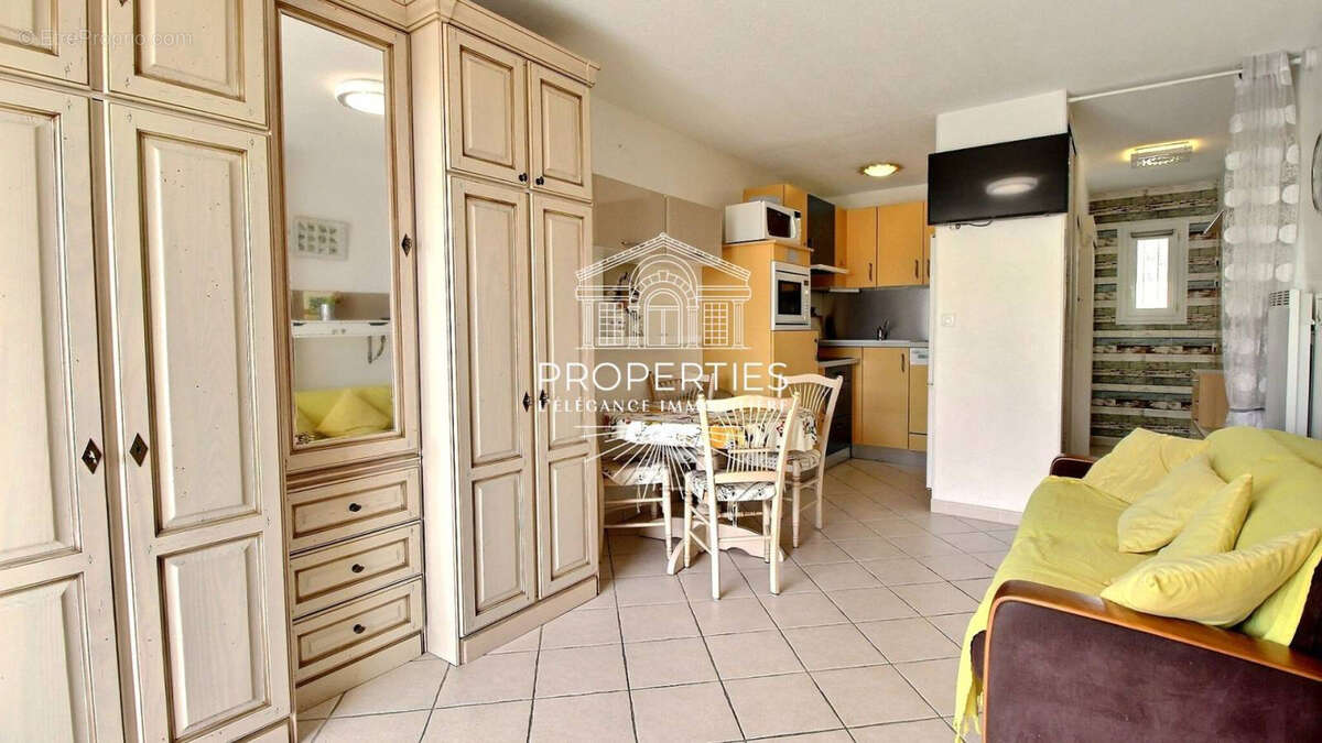 Appartement à BORMES-LES-MIMOSAS