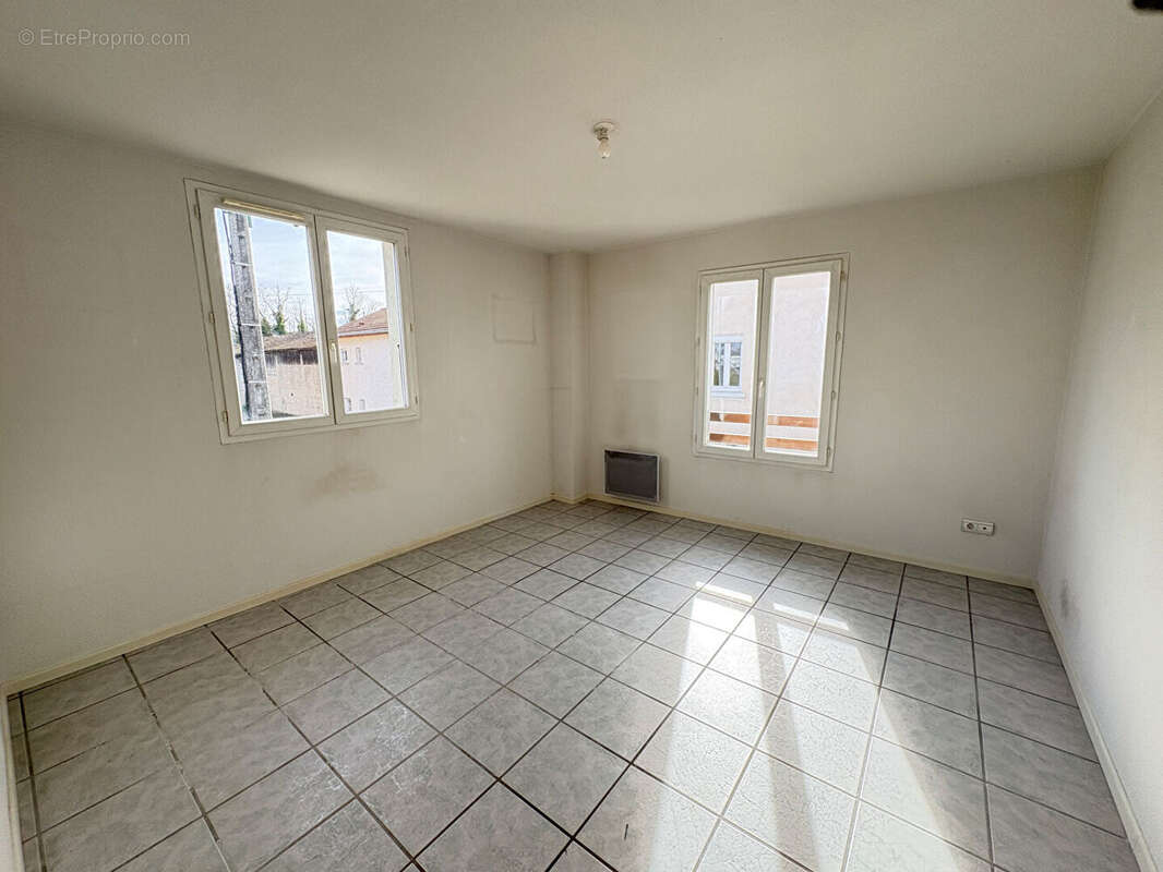 Appartement à BEAUCROISSANT