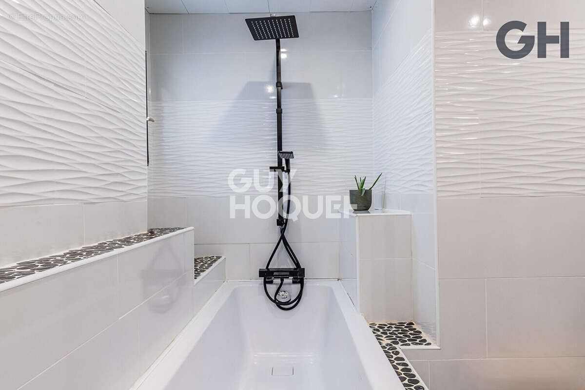 Appartement à COMBS-LA-VILLE