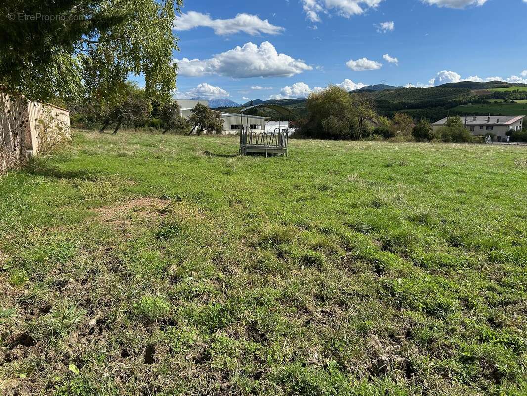 Terrain à LA ROCHETTE