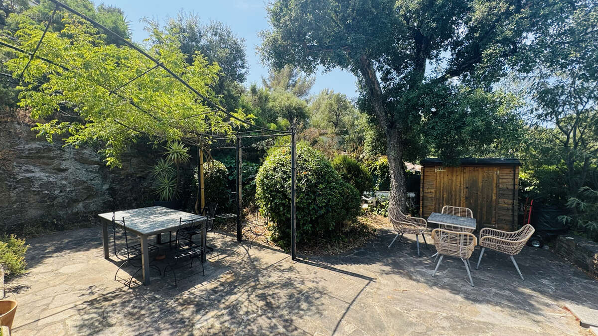 Coup de cœur à Bormes-les-Mimosas   Maison T4 avec vue sur les collines - photo 3