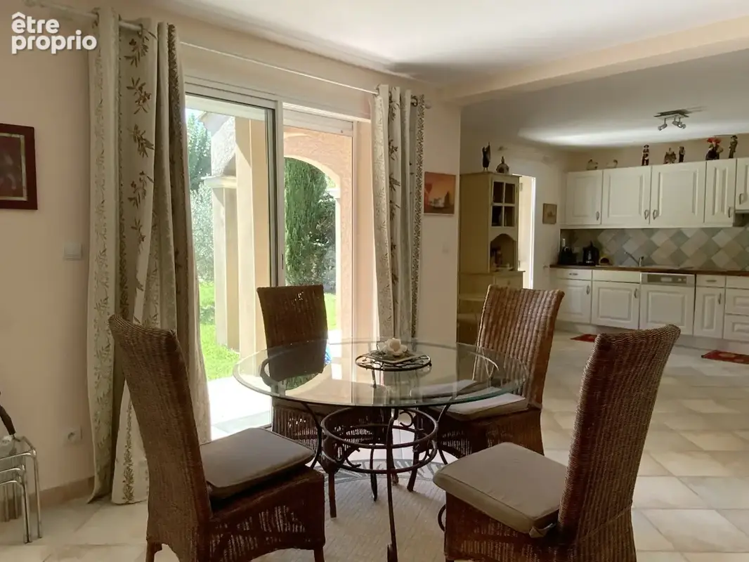 Villa avec piscine à 4 km d' Uzès. - photo 8