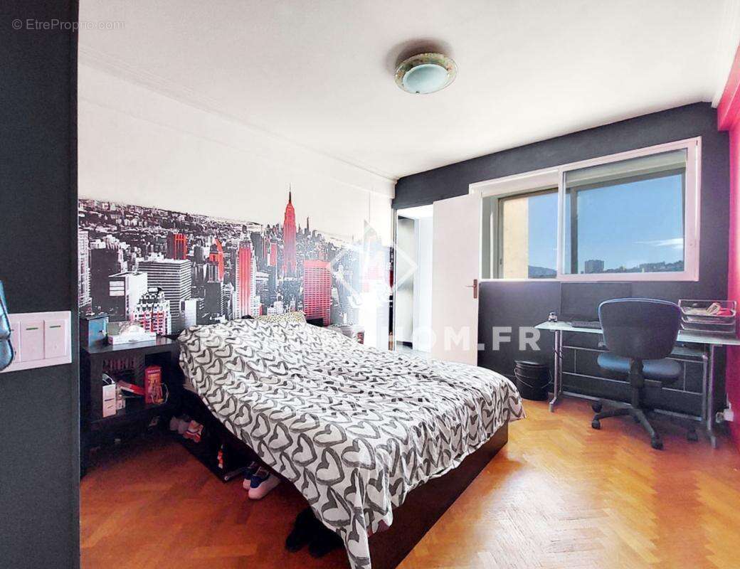 Appartement à MARSEILLE-6E