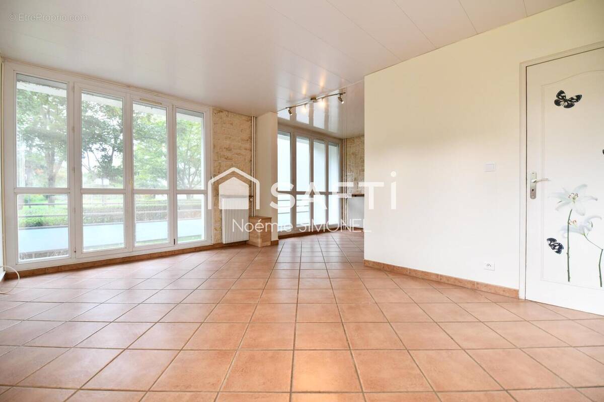 Photo 1 - Appartement à CHILLY-MAZARIN