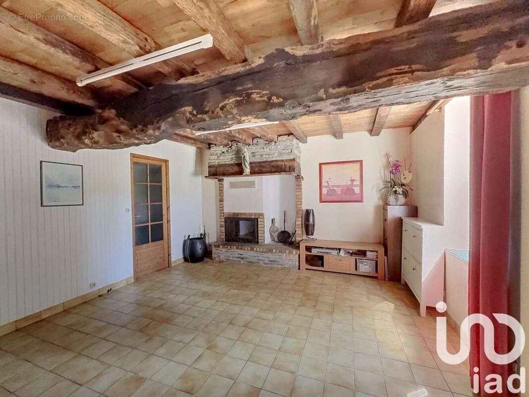 Photo 2 - Maison à LES FOUGERETS