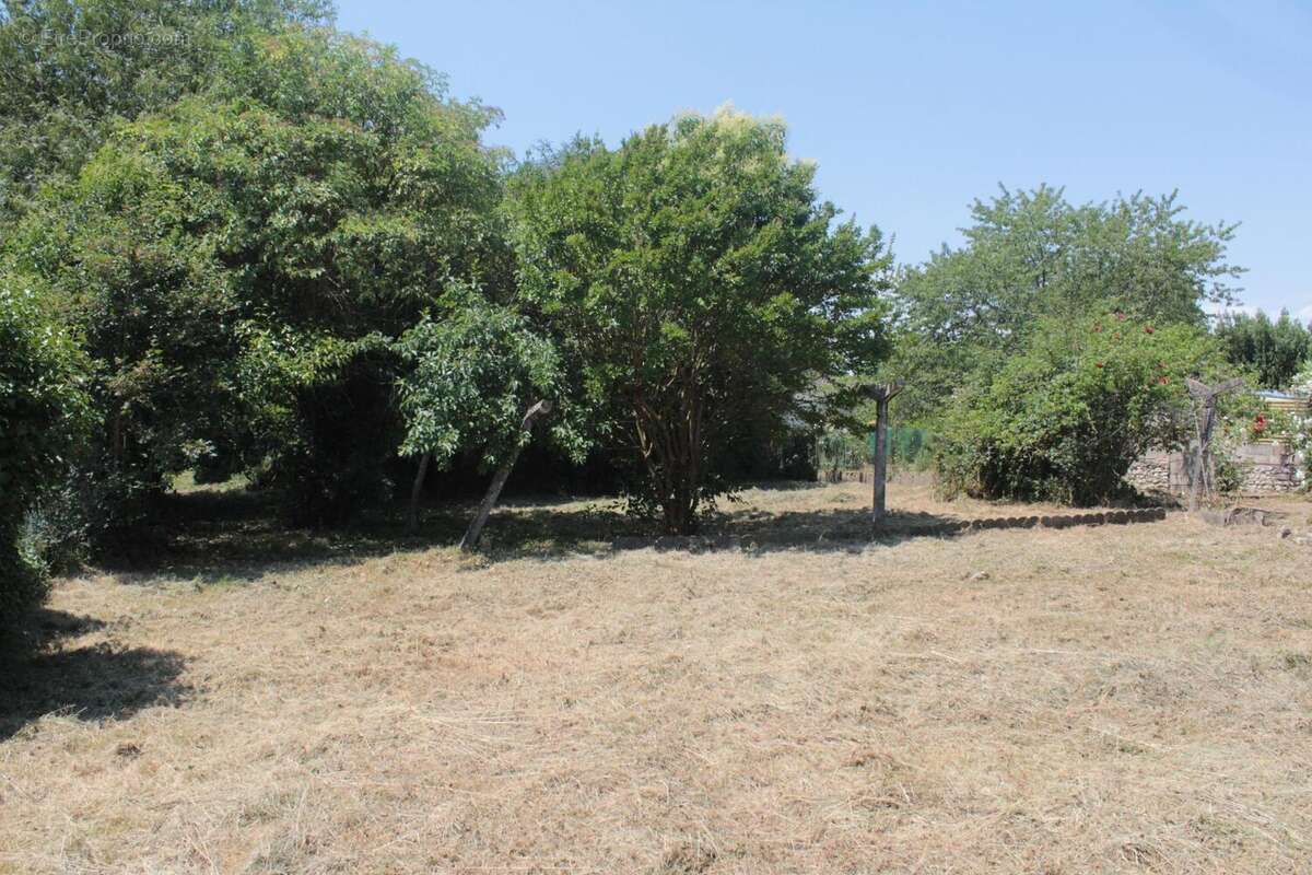 Maison 75 m² à Saint-Simon-De-Bordes  - photo 2