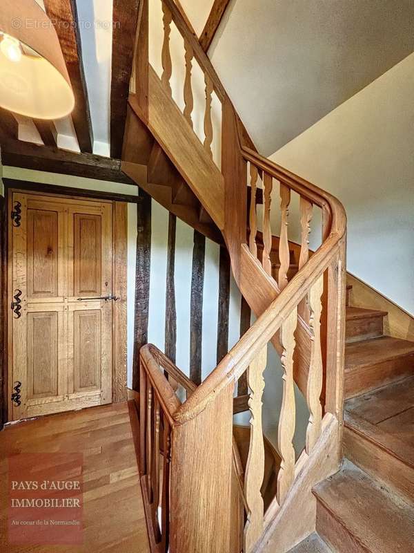 Maison à SAINT-PIERRE-SUR-DIVES