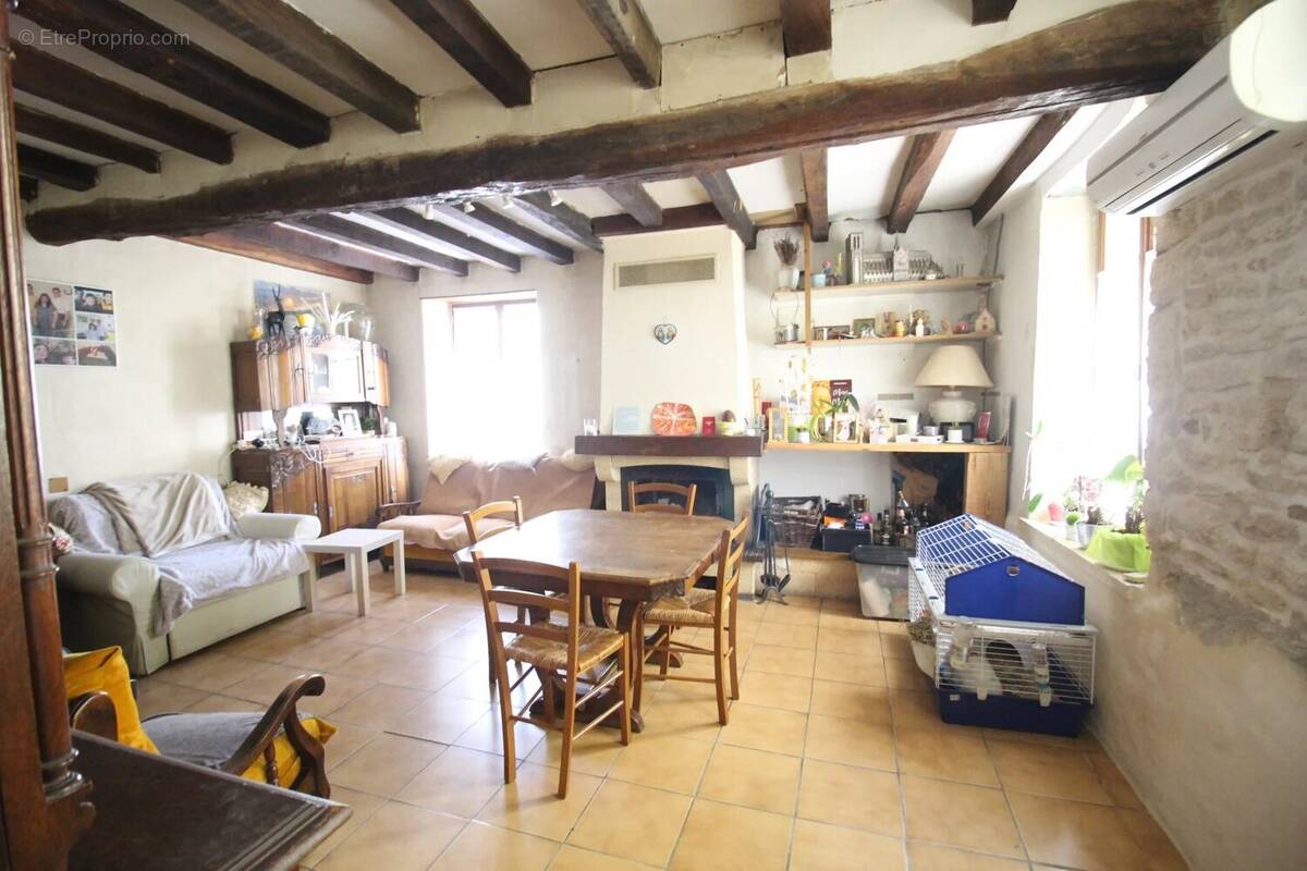 Maison à MOUY