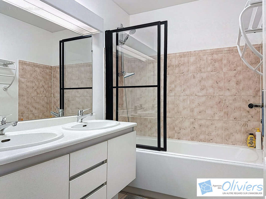 Maison à VOISINS-LE-BRETONNEUX