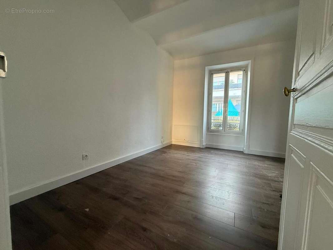   - Appartement à AUBENAS