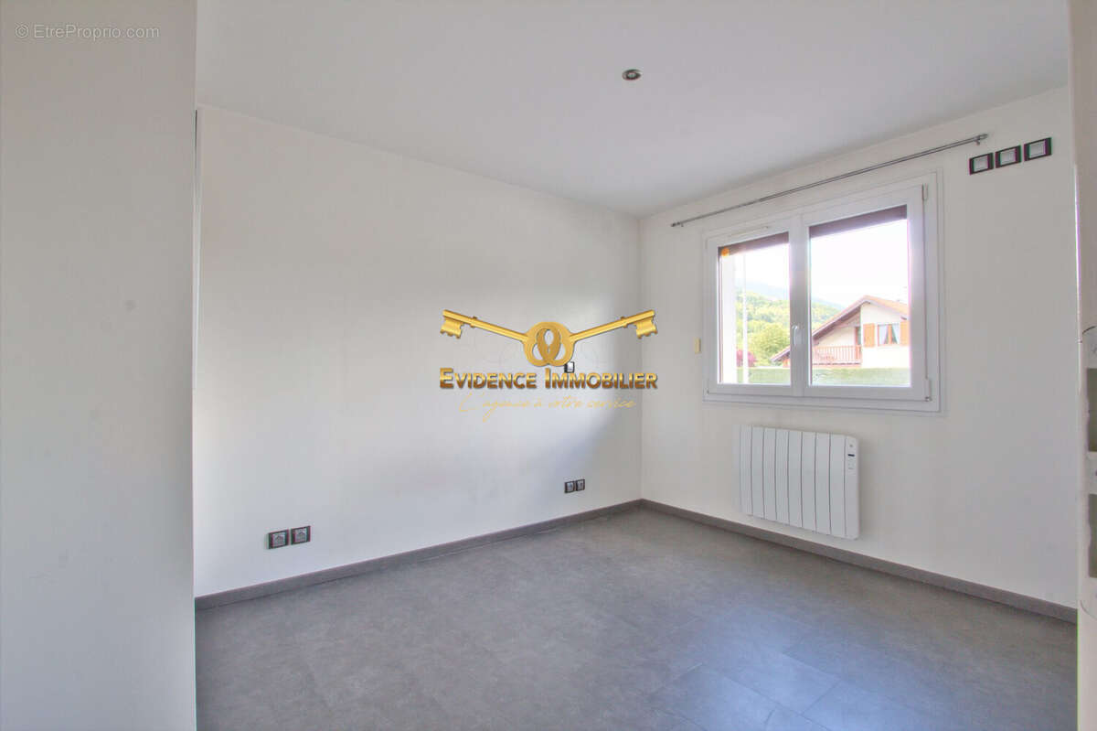 Appartement à GRIGNON