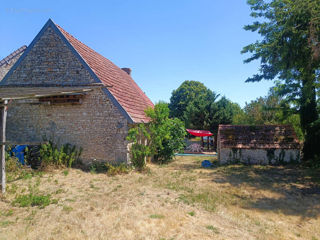 Maison à SANCERGUES