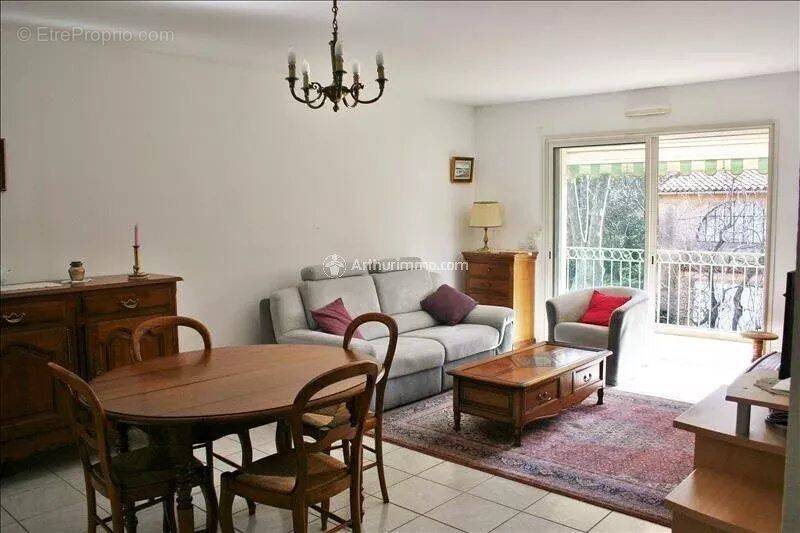 Appartement à SIX-FOURS-LES-PLAGES