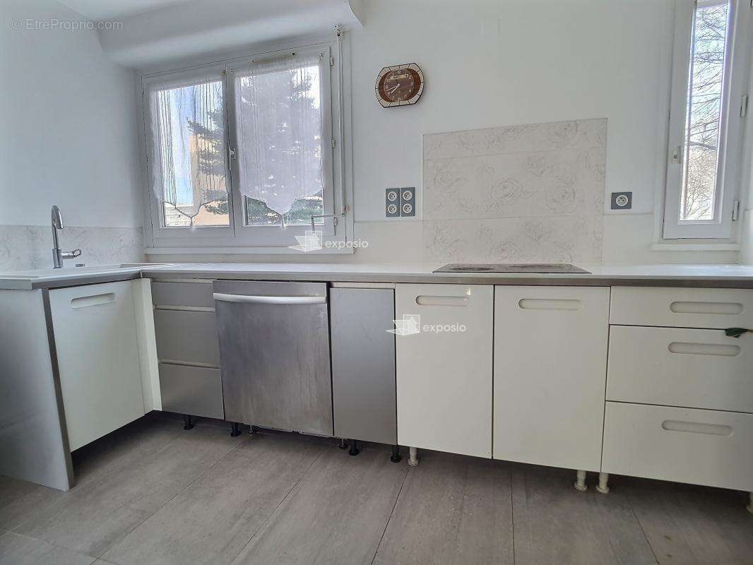 Appartement à RILLIEUX-LA-PAPE