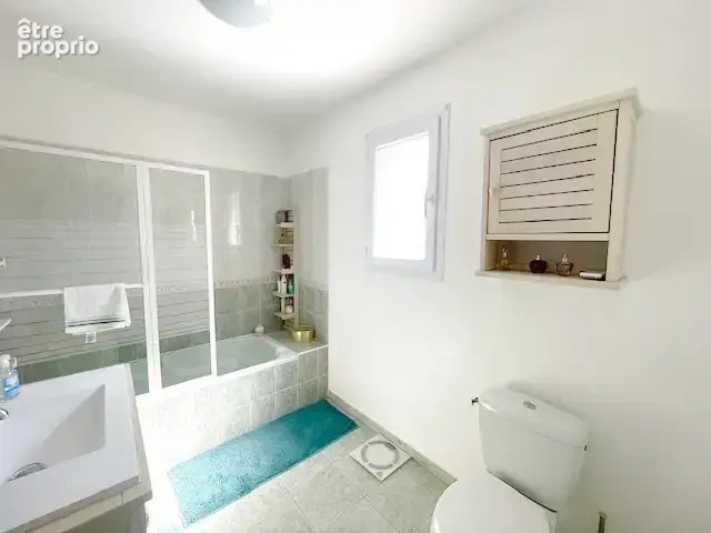 Rare à Saint Cyr sur Mer  à 5 mn des plages ,  Maison avec 3 chambres et piscine  !!! - photo 10