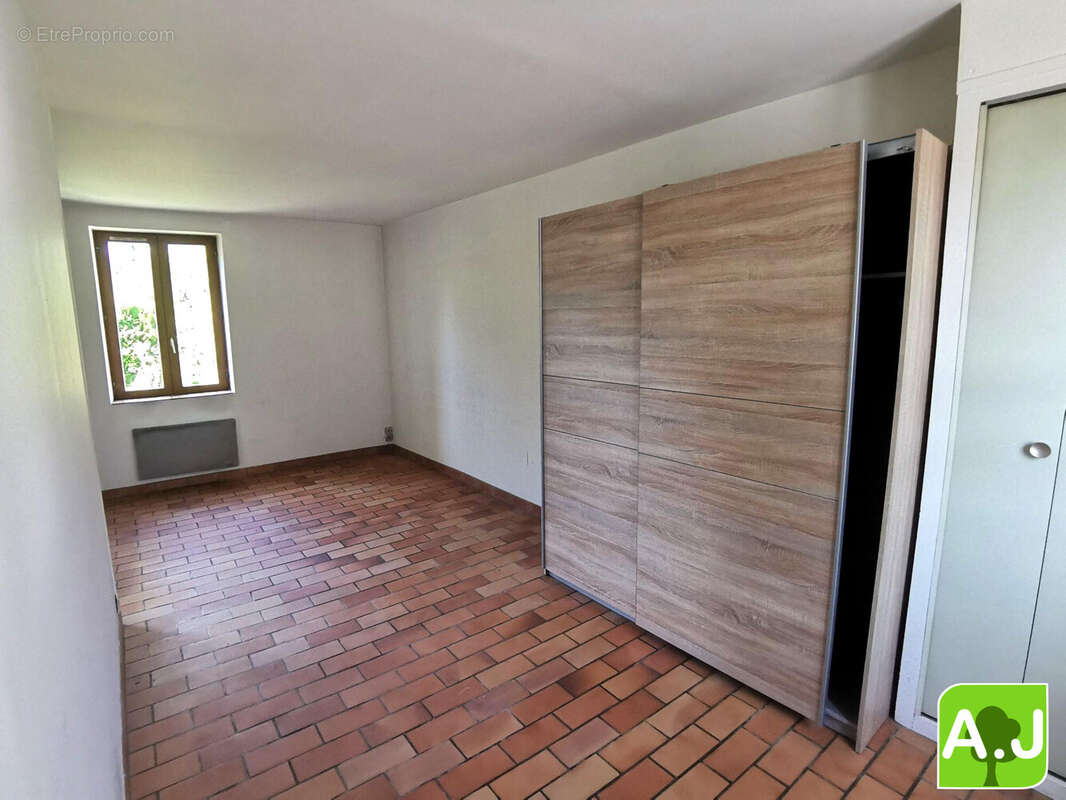 Maison 84 m² à La Chaussee-D'ivry  - photo 6