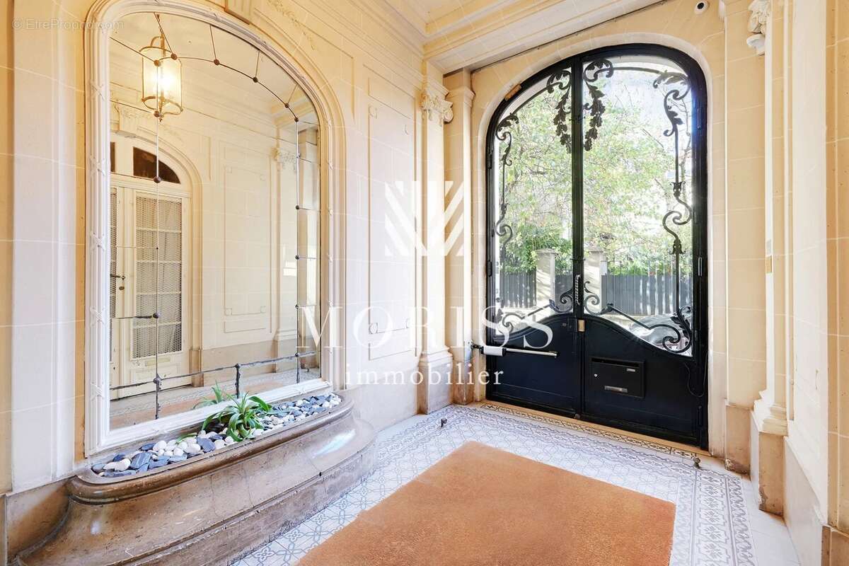 Appartement à CHARENTON-LE-PONT