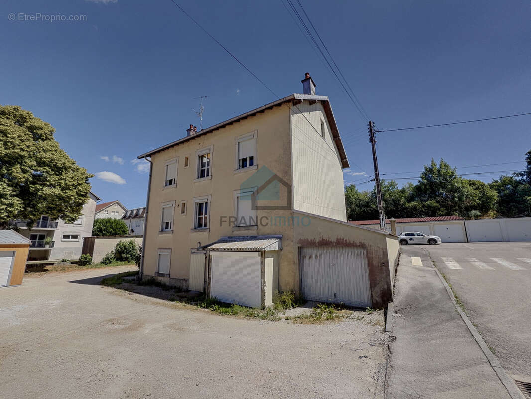 Charquemont - immeuble de 6 appartements loues - photo 2