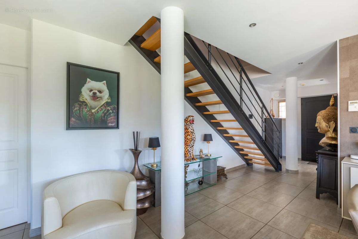 Maison à SAINT-BONNET-DE-MURE