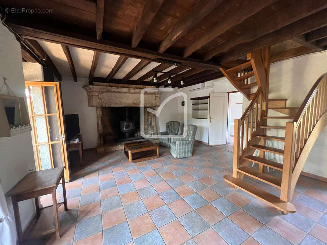 Maison à SALIGNAC-EYVIGUES