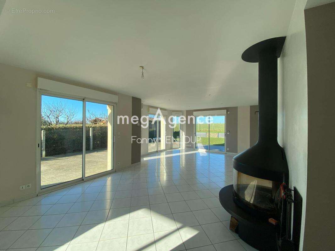 Maison à JULLOUVILLE