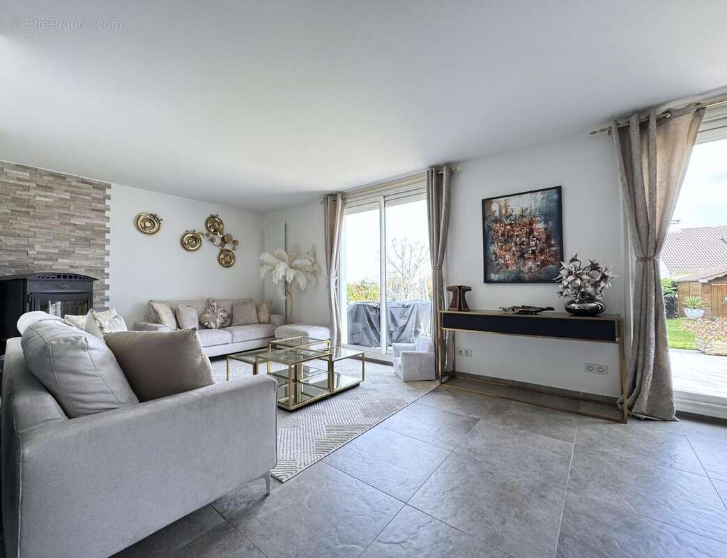 Maison à PLAISIR