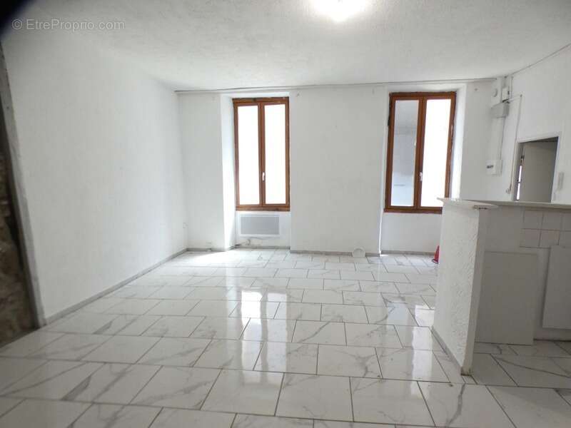 Agde centre ville. Appartement 3 pièces 70 m² - photo 2