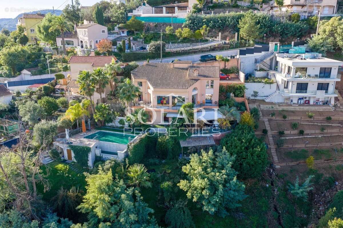 Maison à MANDELIEU-LA-NAPOULE