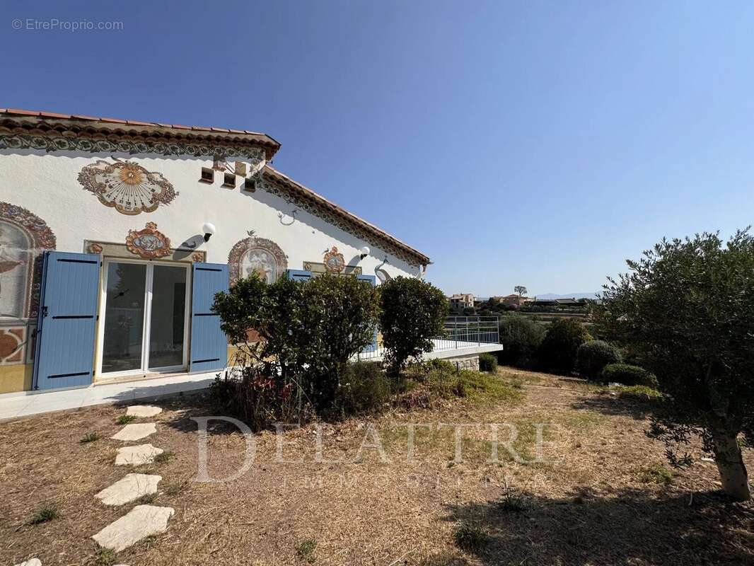 Appartement à SAINT-LAURENT-DU-VAR