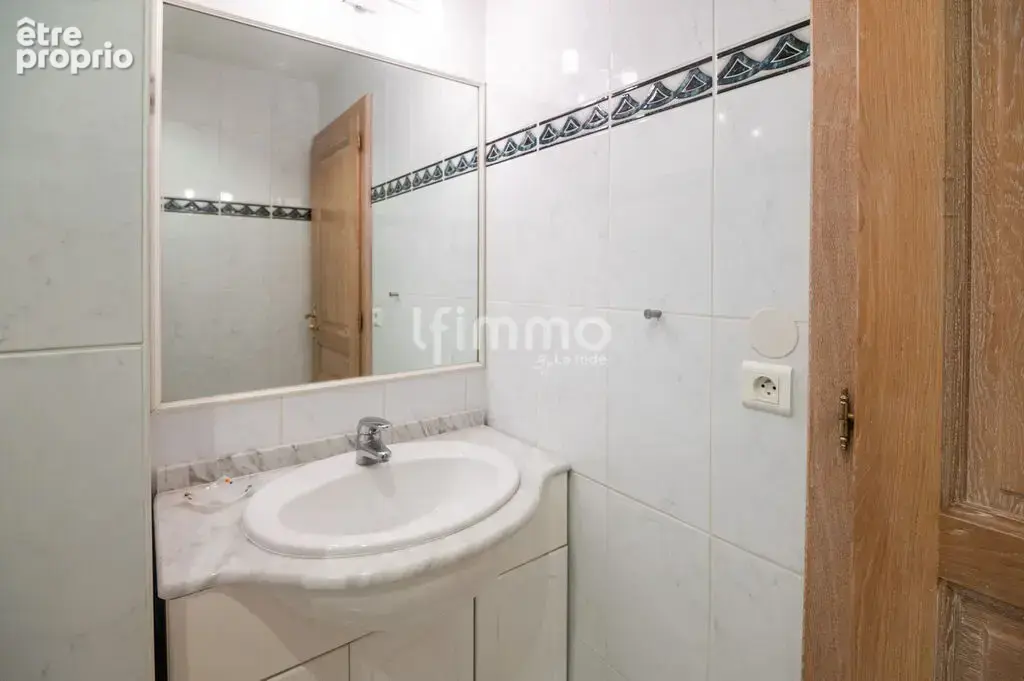 Très bel attique 149 m² env. avec terrasse 63 m², 2 parkings et - photo 14