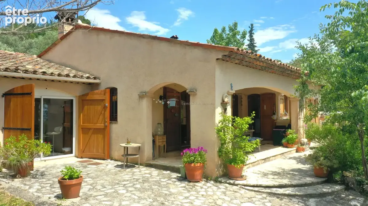 Maison 135 m² avec 2 mazets en pierre et bassin aperçu mer - photo 6