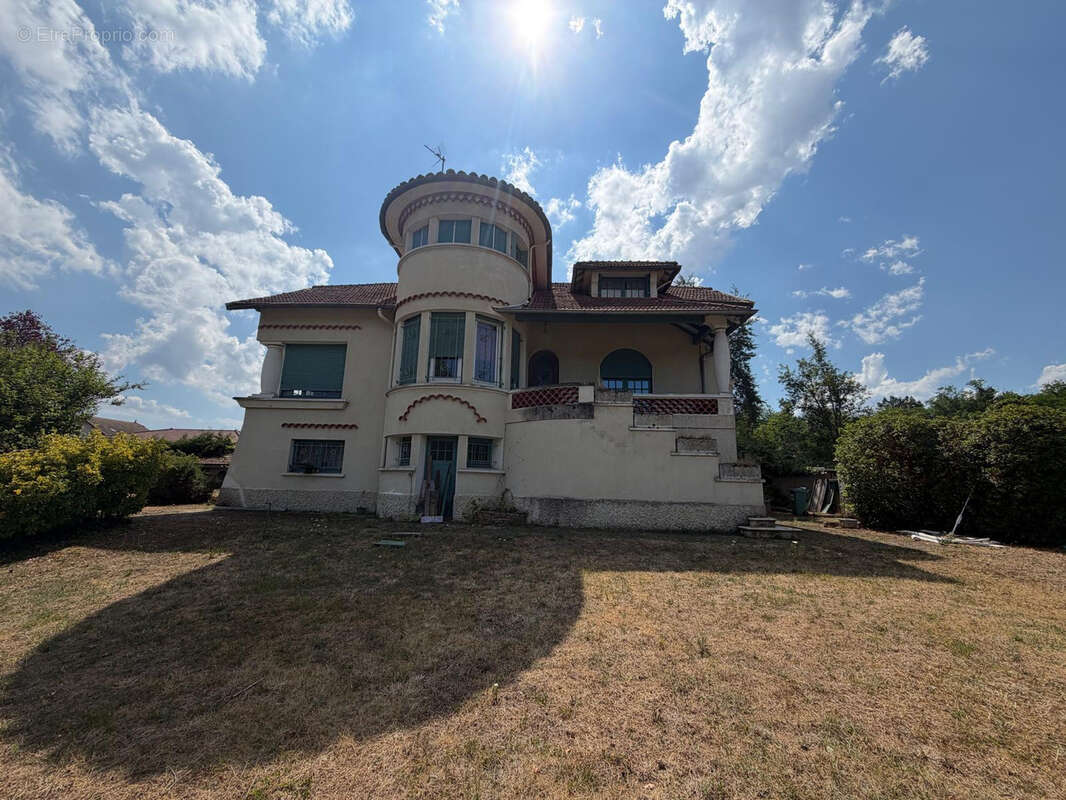 Maison riorges 210 m2 - photo 2