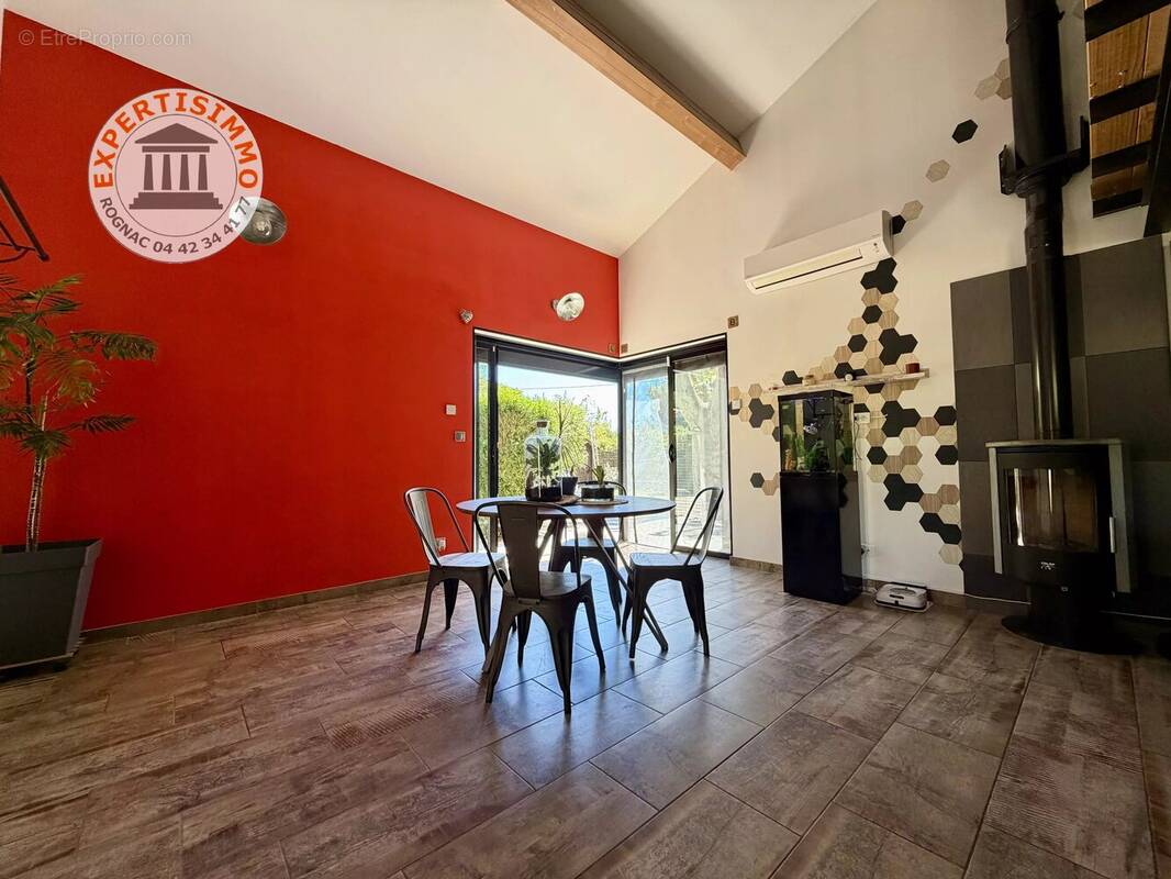 Maison à LA FARE-LES-OLIVIERS