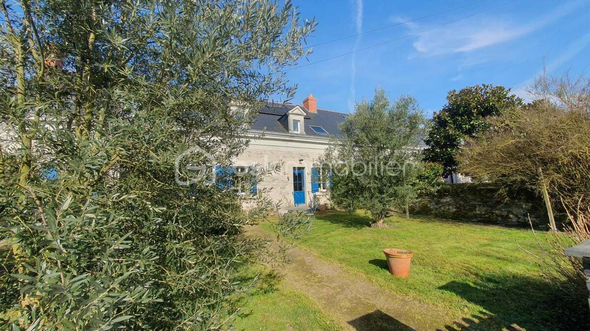 Longère de 300m² à la Bohalle - photo 2