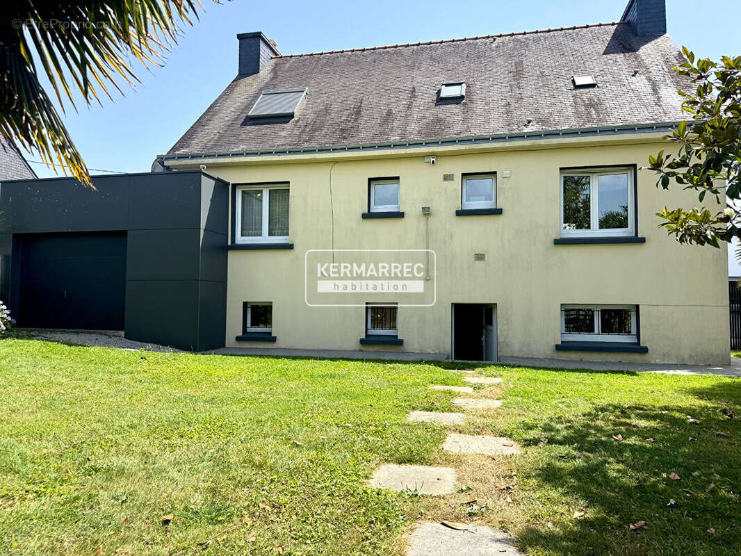 Maison à LOCQUELTAS