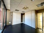 Photo 1 - Commerce à LONS