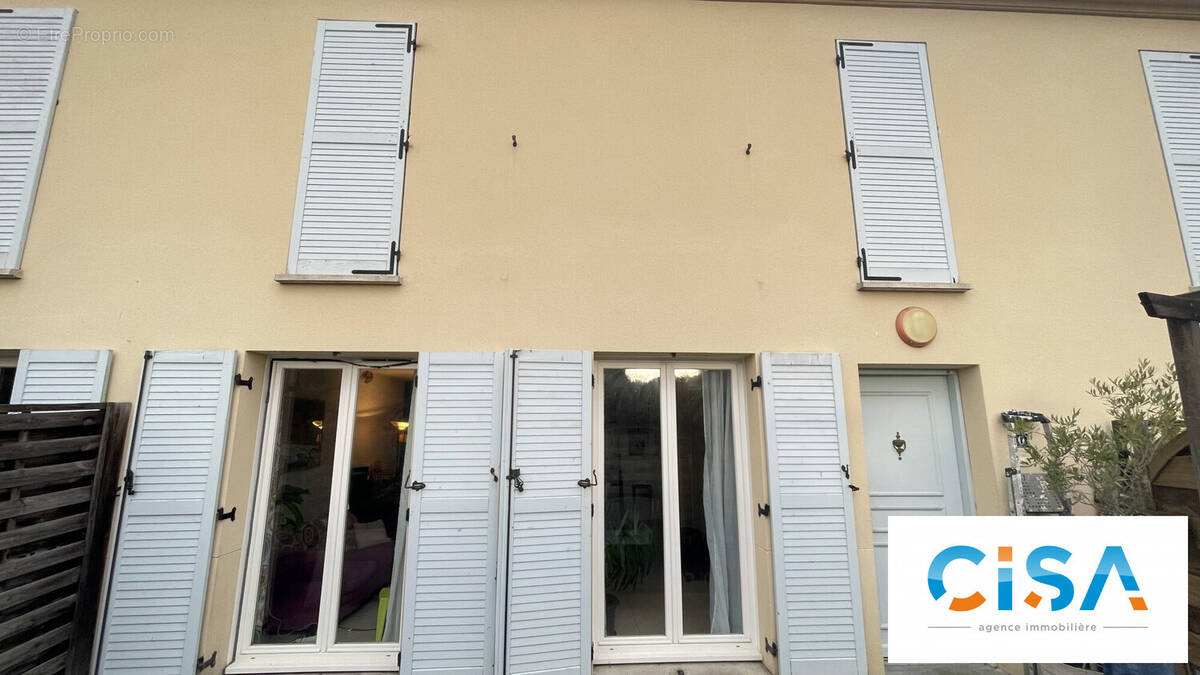 Appartement à VERNEUIL-EN-HALATTE