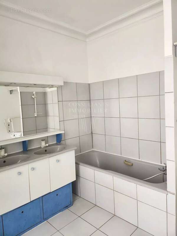Appartement à PARIS-14E