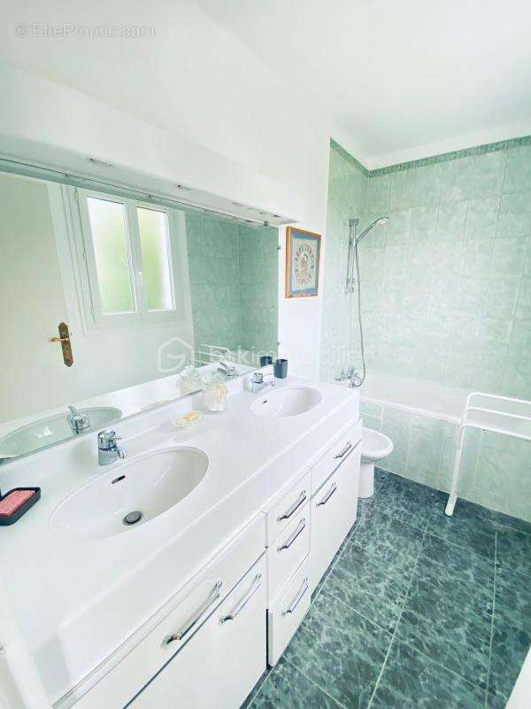 Maison Nymphéa – 138 m² de confort au cœur du Mesnil-Saint-Denis - photo 9